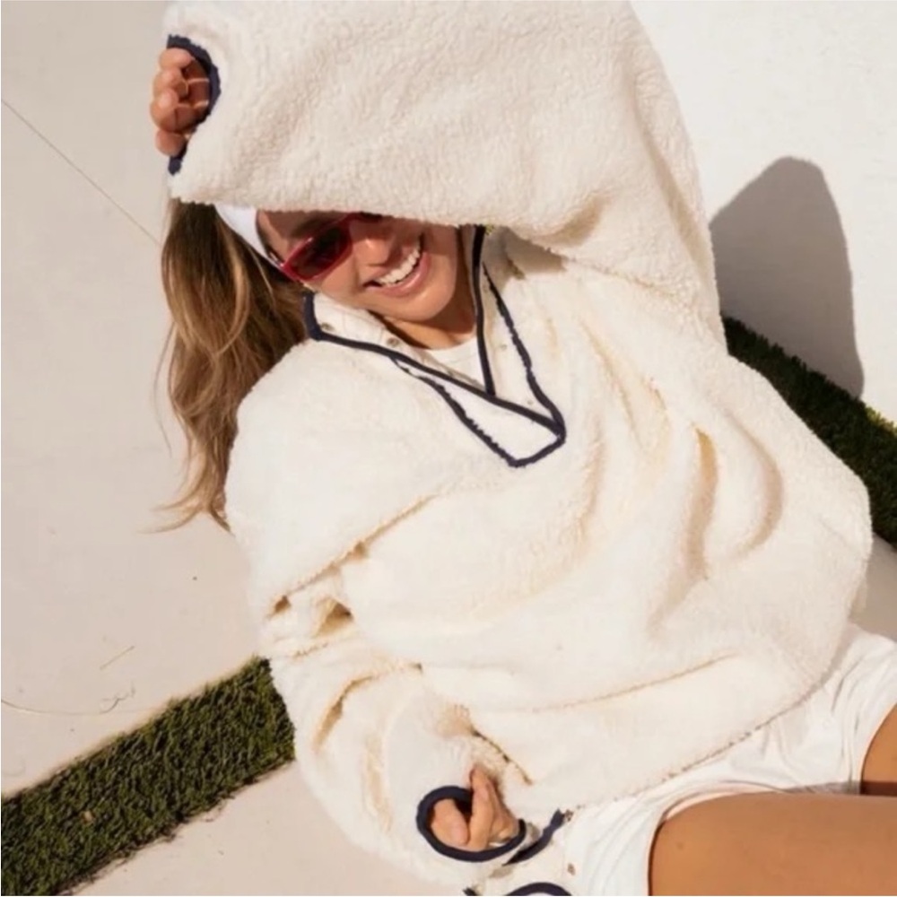 Parke fleece in Cream & Navy